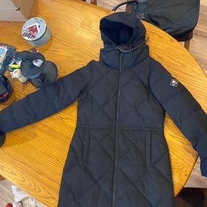 Burton Women’s Chescott Down Jacket in size medium, true black